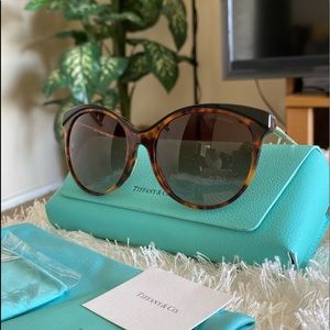 Authentic Tiffany & Co sunglasses 🕶